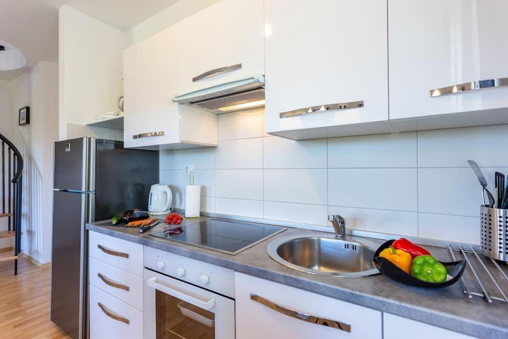 Apartments Punta Premantura Ngoại thất bức ảnh